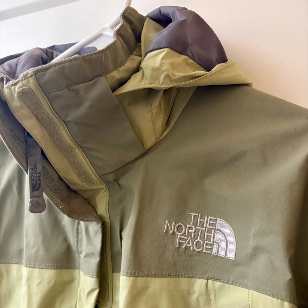 The North Face / Vintage Summit Series Jacket - Picture 2 of 6
